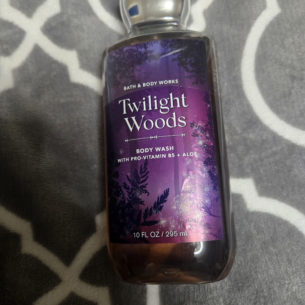 BATH AND BODY WORKS SHOWER GEL TWILIGHT WOODS Brand New